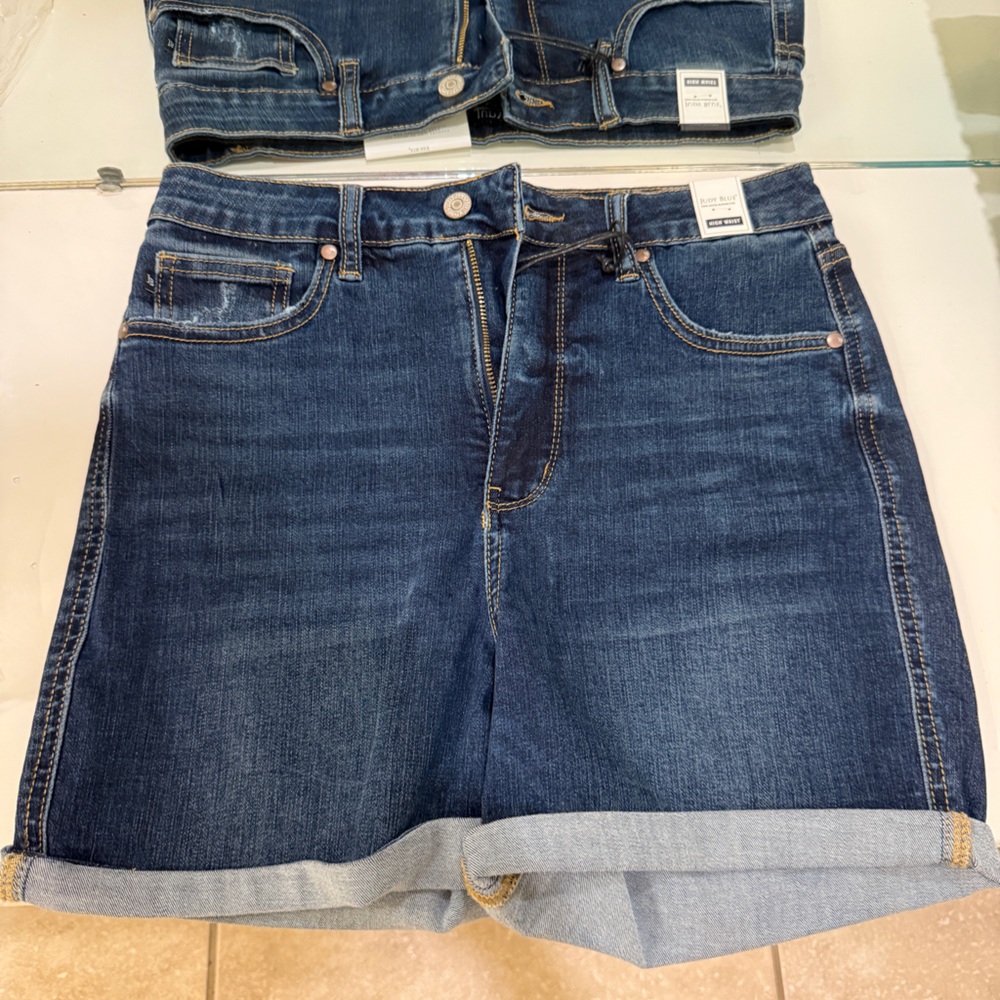 NWT Judy Blue Dark Wash Denim Shorts